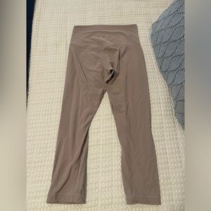 Lululemon light mauve cropped leggings